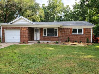 Main picture of 416 Spring Dr