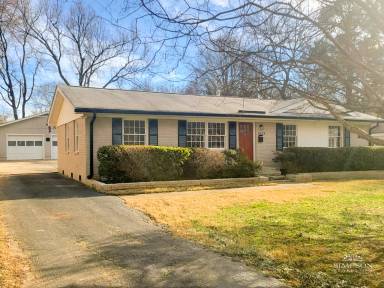 Main picture of 3633 Densmore Dr