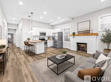 Main picture of 1112 E Spring St
