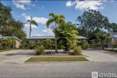 Main picture of 337 Golden Sands Dr