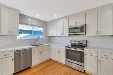 Main picture of 211 Kensington Way