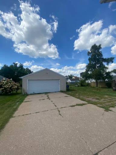 Main picture of 1717 Iowa St