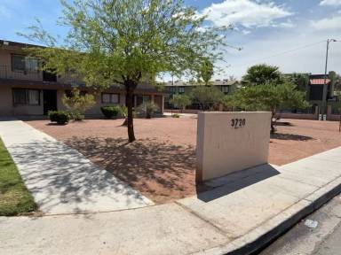 Main picture of 3726 Hazelwood St