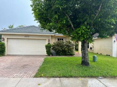 Main picture of 8800 Lake Park Cir N