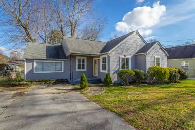 Main picture of 210 Chickamauga Rd