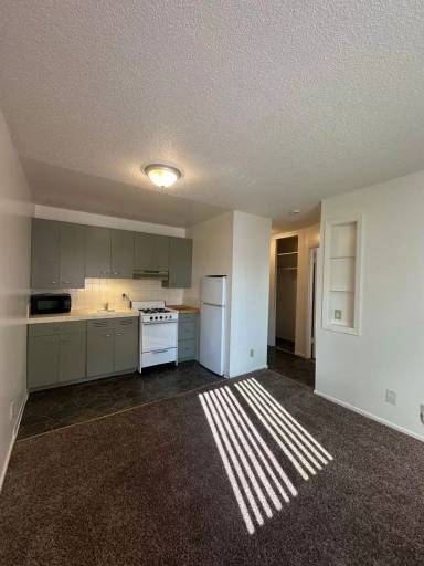 Main picture of 810 Mill St