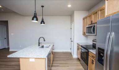 Main picture of 2538 137th St