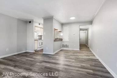 Main picture of 10000 Hayne Blvd