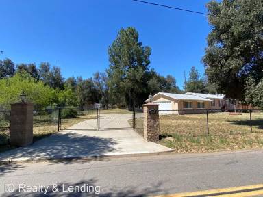 Main picture of 28865 Oak Ln