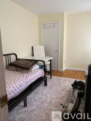 Main picture of 70 Joy St