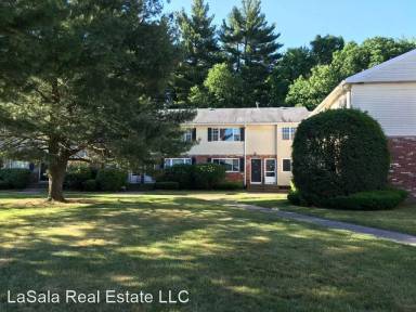 Main picture of 8 Circle Dr