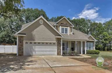 Main picture of 9 Jude Ct