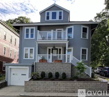 Main picture of 35 Oakland Rd