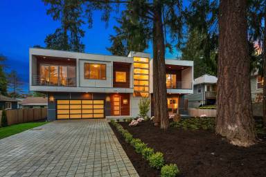 Main picture of 3034 NE 89th St