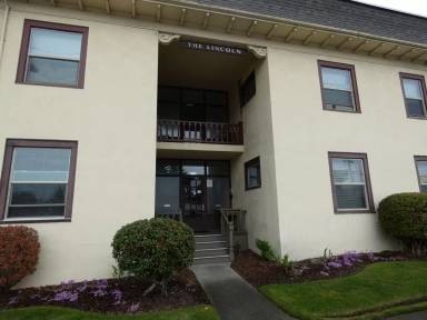 Main picture of 703 S Lincoln St