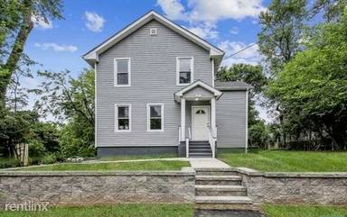 Main picture of 227 E Northfield Rd