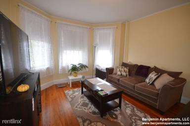 Main picture of 1629 Commonwealth Ave