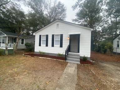 Main picture of 2732 W Surrey Dr
