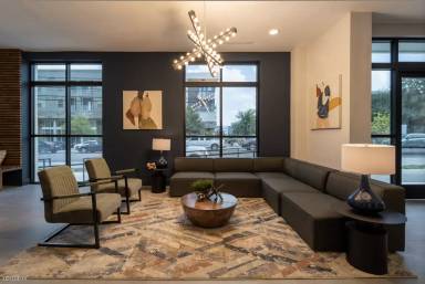 Main picture of 2832 E Martin Luther King Jr Blvd