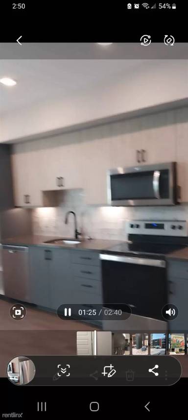 Main picture of 806 W 10th St