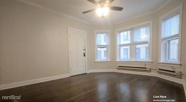 Main picture of 3815-23 N Greenview Ave