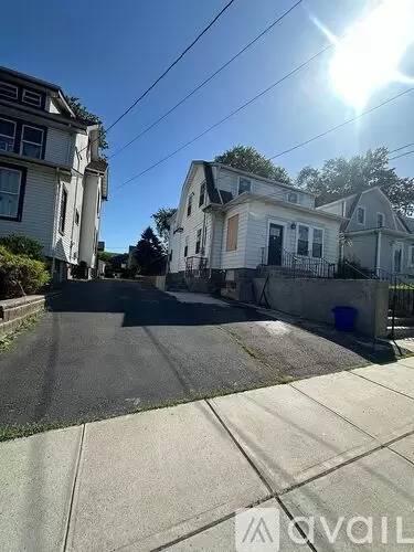 Main picture of 543 3rd Ave