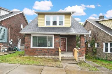 Main picture of 1366 Woodlawn Ave