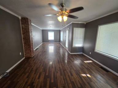 Main picture of 1006 Dexter St
