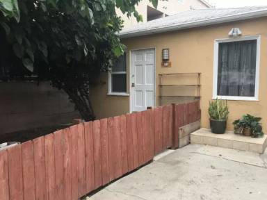 Main picture of 245 W Elm Ave