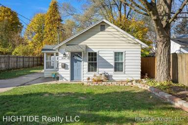 Main picture of 2047 Duiker Ave NE