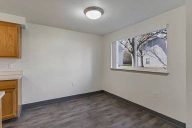 Main picture of 800 N Pine St