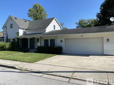 Main picture of 1102 Bell Ave