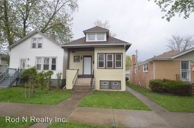 Main picture of 1132 W 104th St
