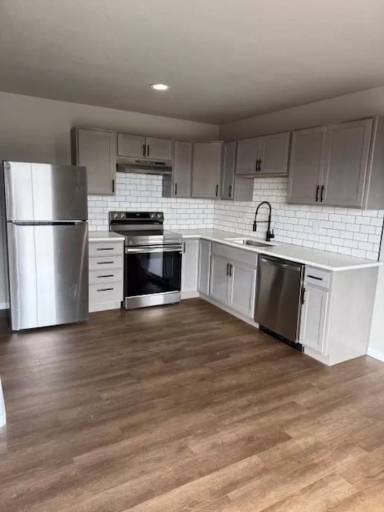 Main picture of 706-708 S Bellflower Dr