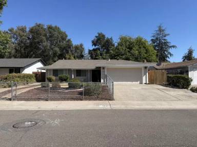 Main picture of 5620 Greenacres Way