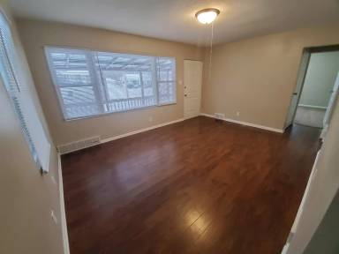 Main picture of 325 Bell Ave