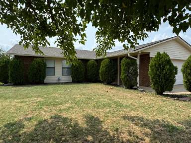 Main picture of 1808 NW 76th St