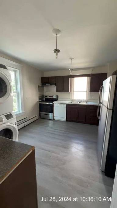 Main picture of 499 Locust Ave