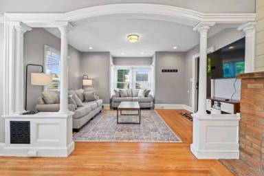 Main picture of 22 Lincoln Ave