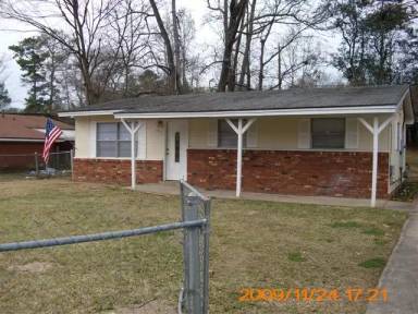 Main picture of 2105 Lamore Dr