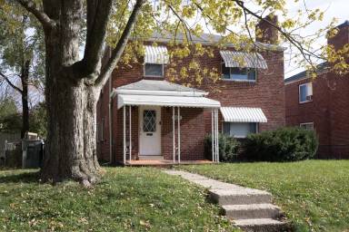 Main picture of 370 S Chase Ave