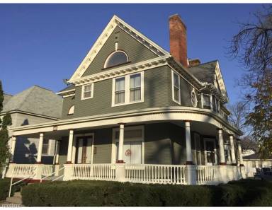 Main picture of 302 N Hamilton St