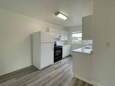 Main picture of 303 N Rosa Parks Way