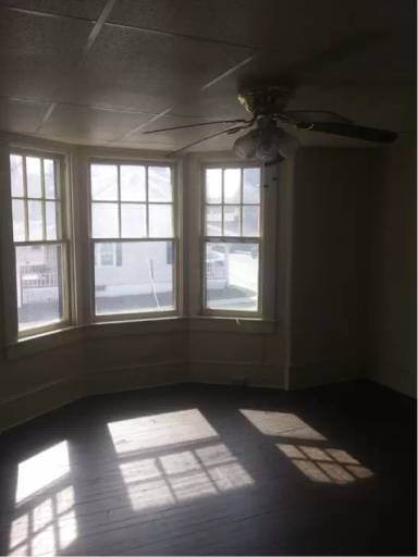Main picture of 303 E Cottage Pl