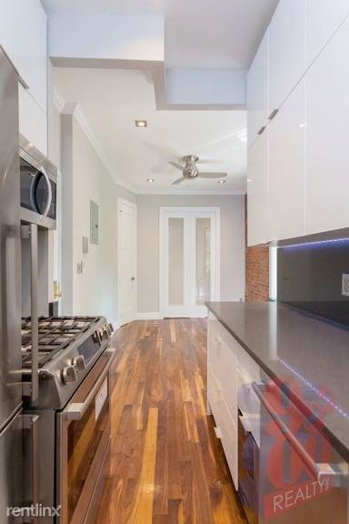 Main picture of 1 Sheridan Sq
