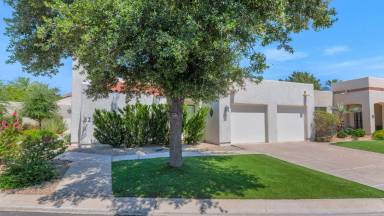 Main picture of 2626 E Arizona Biltmore Cir