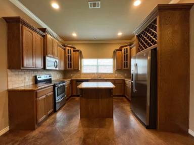 Main picture of 3032 Stallion Dr