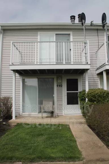 Main picture of 440 Meadow Green Ln