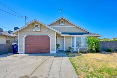 Main picture of 400 Grand Ave