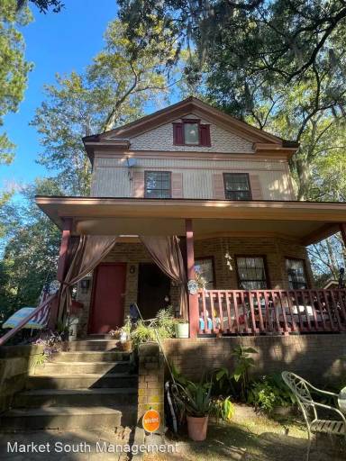 Main picture of 918 E Duffy St